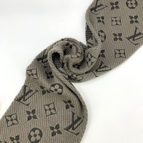 Louis Vuitton Gray-Brown Logo Monogram Wool Tassel Scarf - Picture 8 of 9